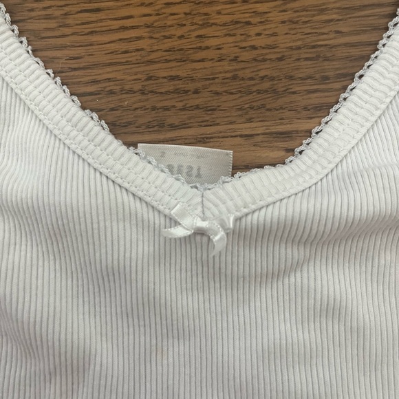 The perfect little coquette white lace tank top from Aritzia! - Picture 3 of 5